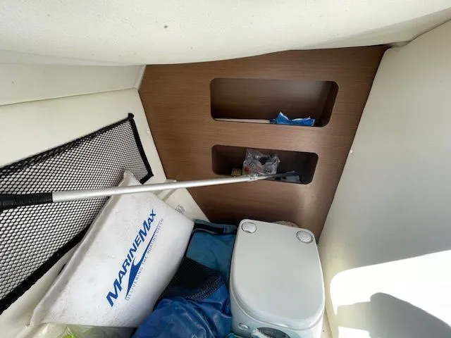 Slide: The Image of Sea Ray 240 Sundeck 2015 - 17