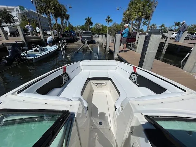 Slide: The Image of Sea Ray 240 Sundeck 2015 - 18