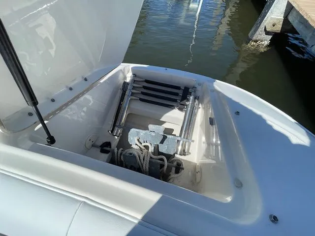 Slide: The Image of Sea Ray 240 Sundeck 2015 - 19