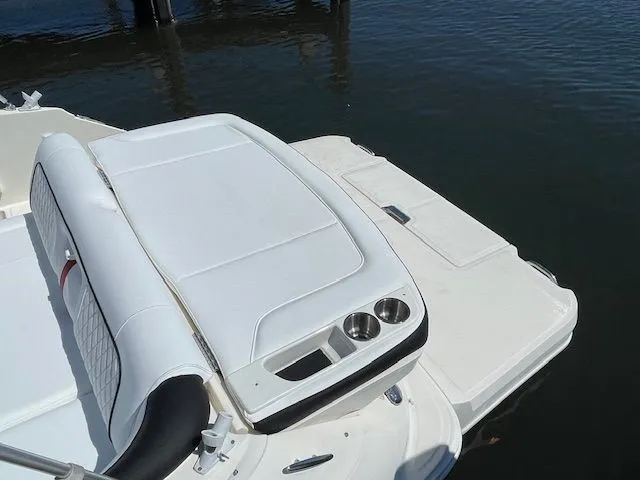 Slide: The Image of Sea Ray 240 Sundeck 2015 - 7