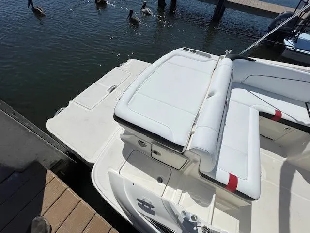 Slide: The Image of Sea Ray 240 Sundeck 2015 - 9