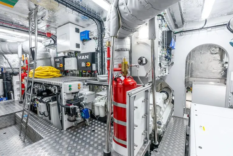 Slide: The Image of 2024 Sunseeker 90 Ocean Enclosed - Image 51 - 51