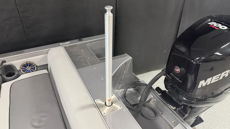 Slide: The Image of Crestliner 1950 Sportfish 2015 - 13