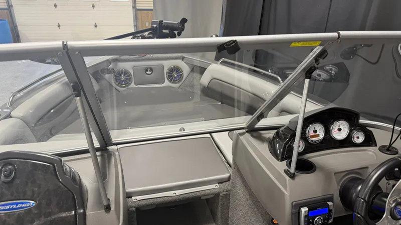 Slide: The Image of Crestliner 1950 Sportfish 2015 - 60