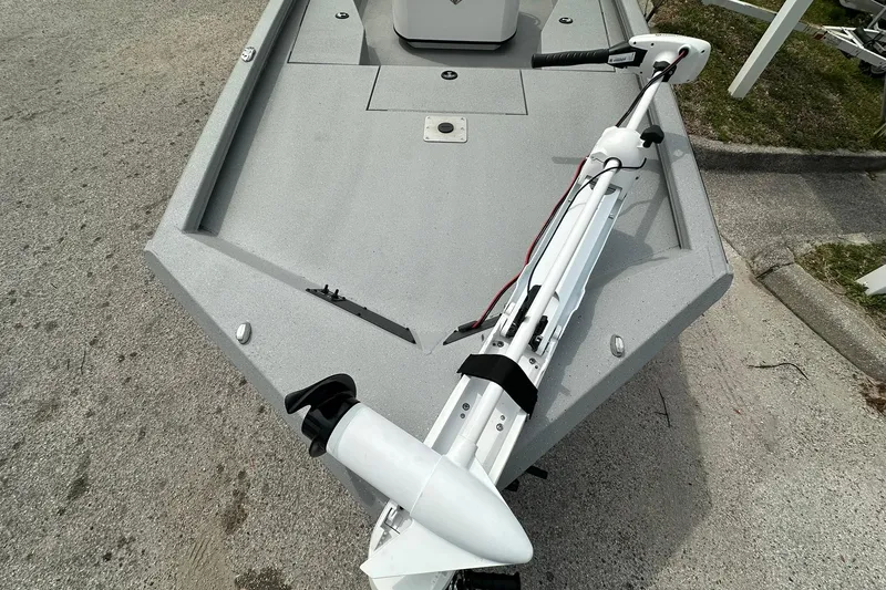 Slide: The Image of 2026 Vexus Defender 201 boat deck with mounted trolling motor. - 7