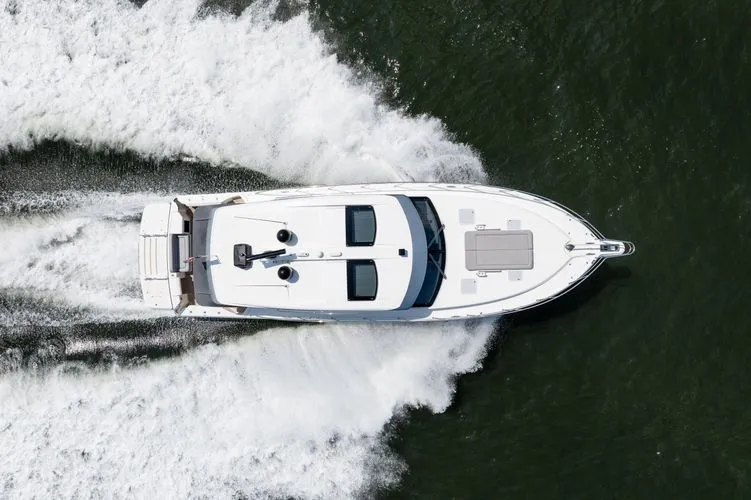 Slide: The Image of 2021 Riviera 575 Suv - Image 13 - 13