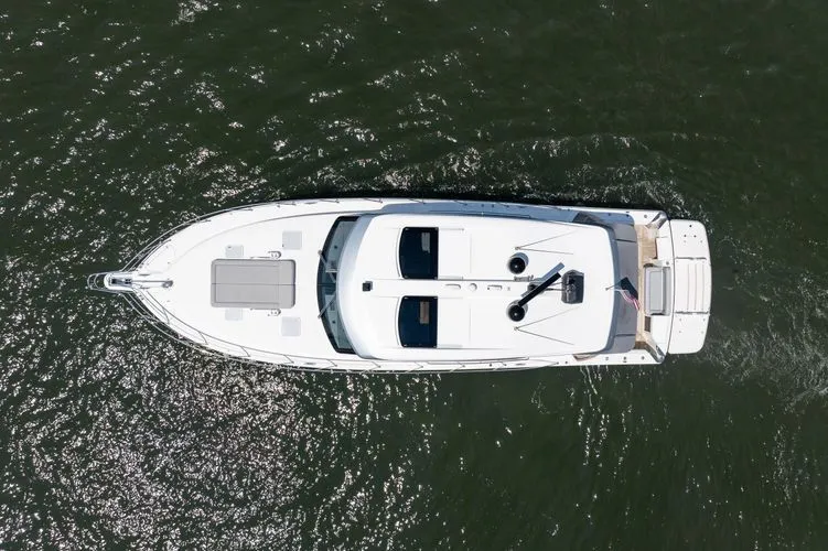 Slide: The Image of 2021 Riviera 575 Suv - Image 15 - 15