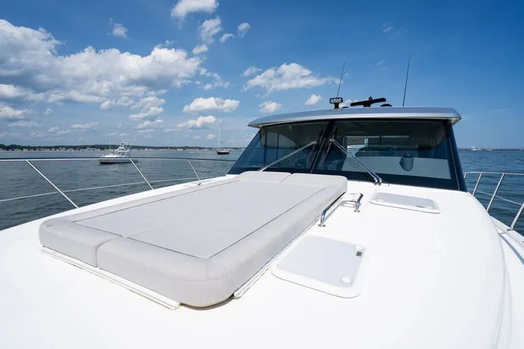 Slide: The Image of 2021 Riviera 575 Suv - Image 17 - 17