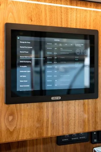 Slide: The Image of 2021 Riviera 575 Suv - Image 22 - 22