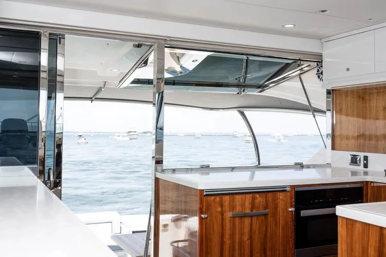 Slide: The Image of 2021 Riviera 575 Suv - Image 26 - 26