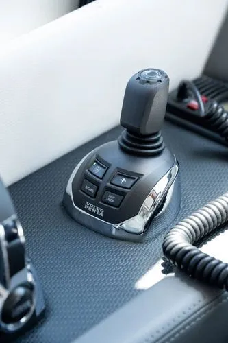 Slide: The Image of 2021 Riviera 575 Suv - Image 30 - 30