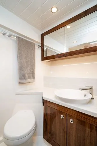 Slide: The Image of 2021 Riviera 575 Suv - Image 35 - 35