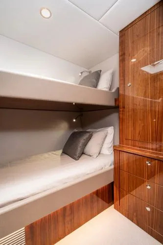 Slide: The Image of 2021 Riviera 575 Suv - Image 38 - 38