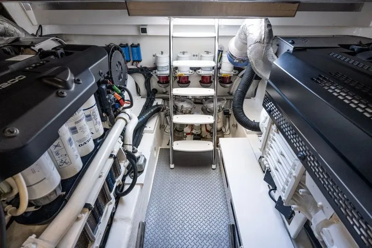 Slide: The Image of 2021 Riviera 575 Suv - Image 39 - 39