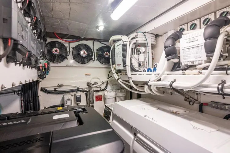 Slide: The Image of 2021 Riviera 575 Suv - Image 41 - 41