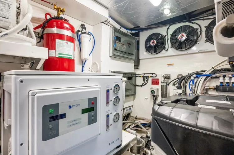 Slide: The Image of 2021 Riviera 575 Suv - Image 42 - 42