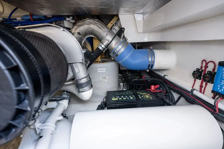 Slide: The Image of 2021 Riviera 575 Suv - Image 43 - 43