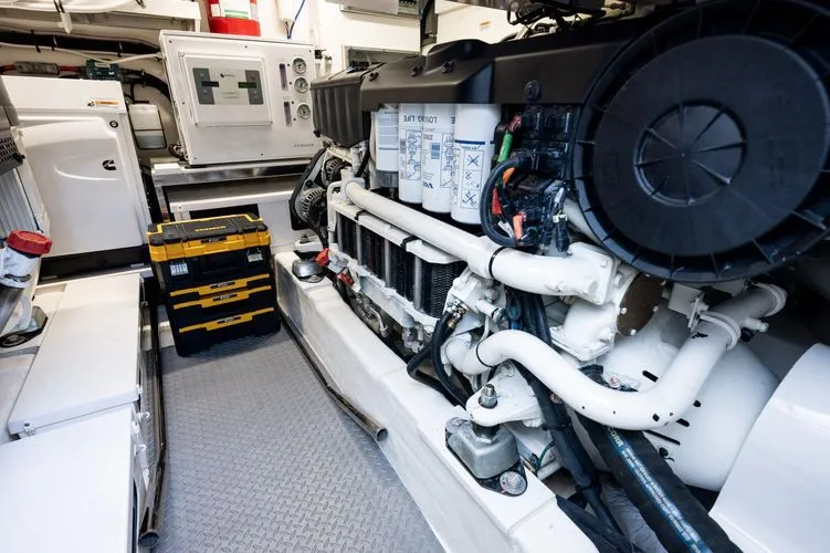 Slide: The Image of 2021 Riviera 575 Suv - Image 44 - 44