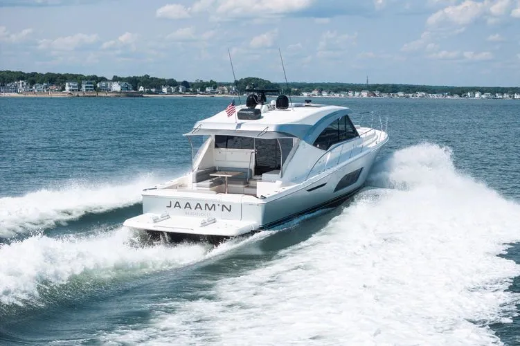 Slide: The Image of 2021 Riviera 575 Suv - Image 9 - 9