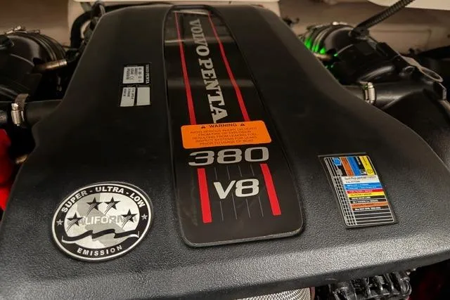 Slide: The Image of Volvo Penta 380 V8 engine in 2013 Chaparral 277 SSX boat, super ultra-low emission. - 17