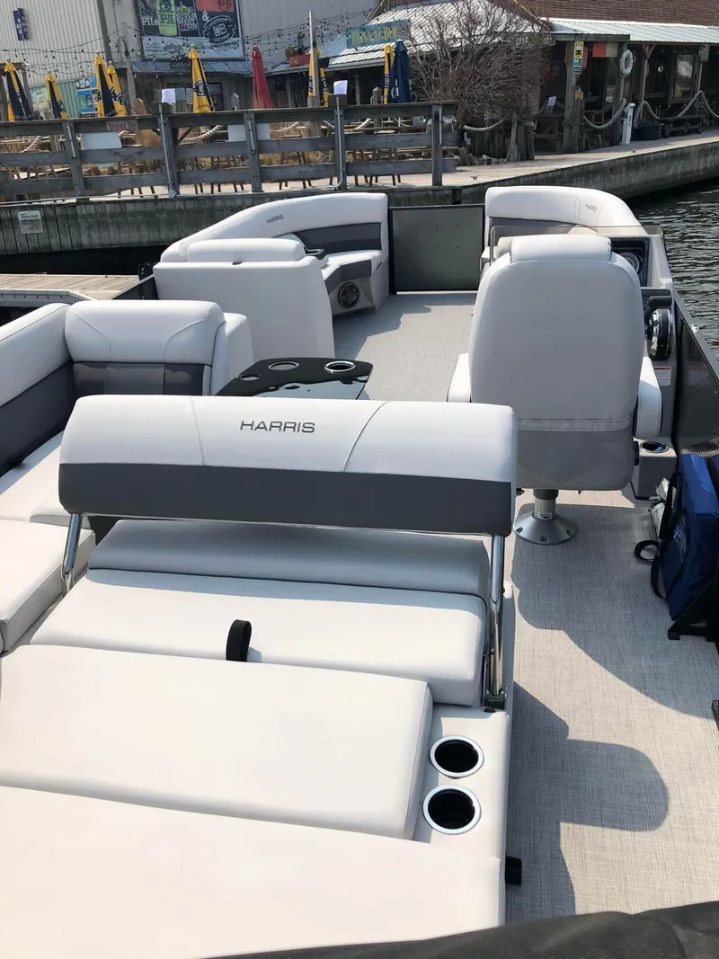 Slide: The Image of Harris HCX 230 SL 2022 - 3