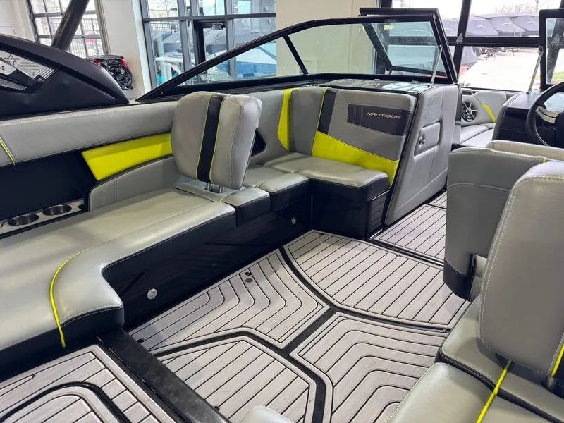 Slide: The Image of Nautique Super Air Nautique 210 2014 - 14