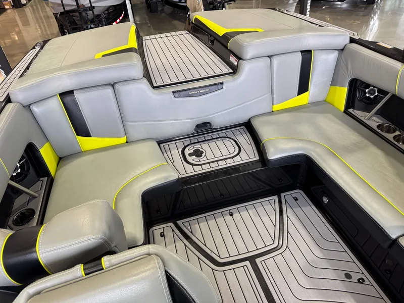Slide: The Image of Nautique Super Air Nautique 210 2014 - 16