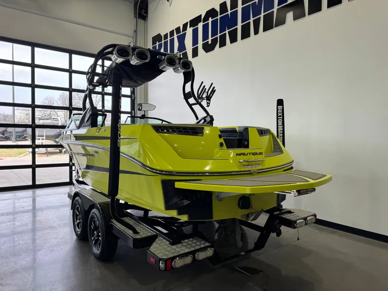 Slide: The Image of Nautique Super Air Nautique 210 2014 - 5