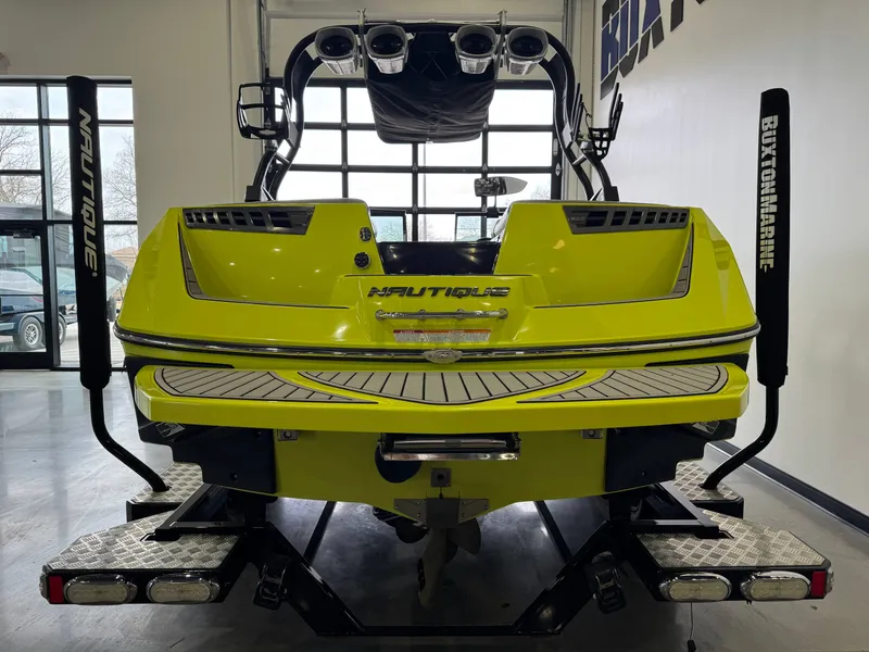 Slide: The Image of Nautique Super Air Nautique 210 2014 - 6