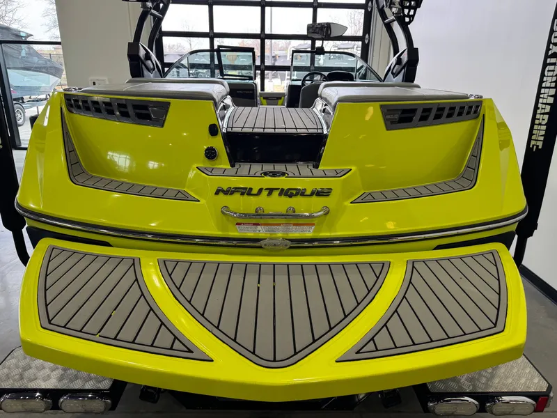 Slide: The Image of Nautique Super Air Nautique 210 2014 - 8