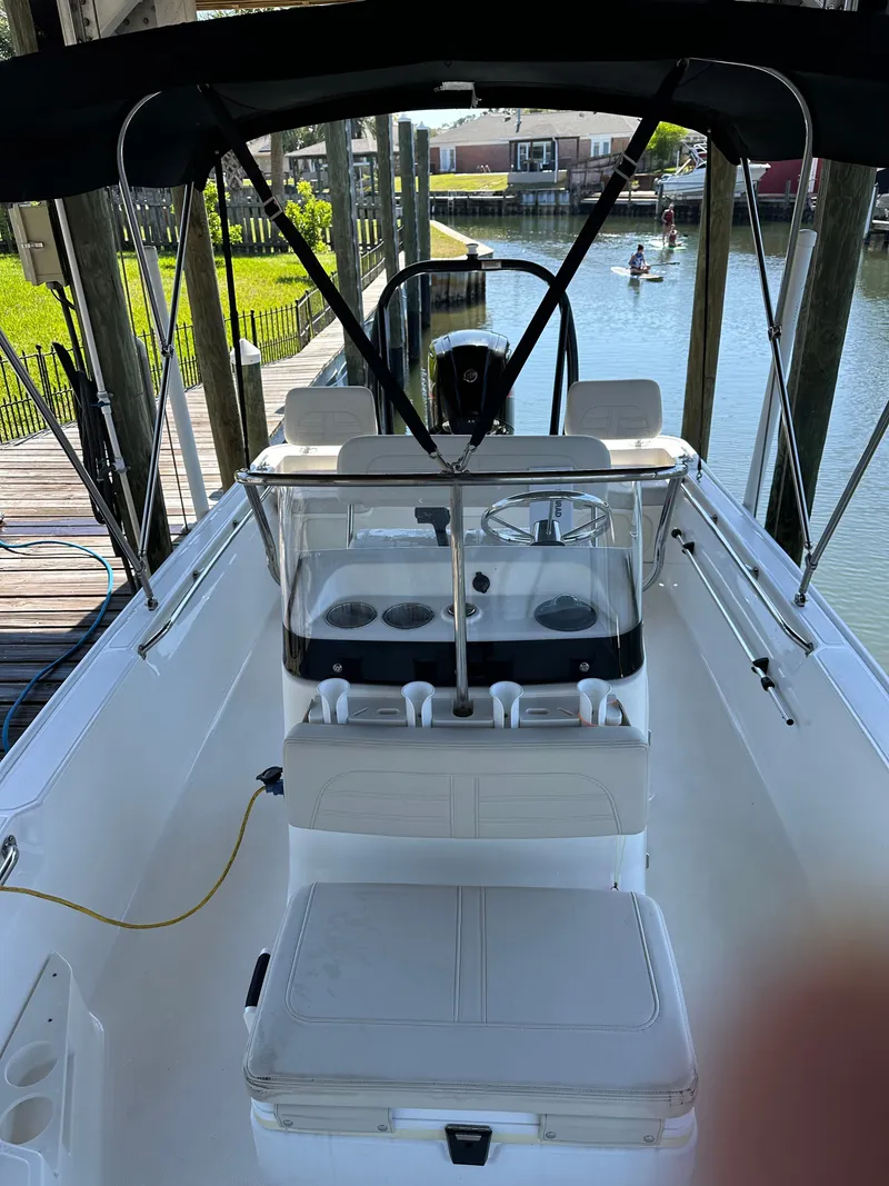 Slide: The Image of Boston Whaler 170 Montauk 2024 - 24