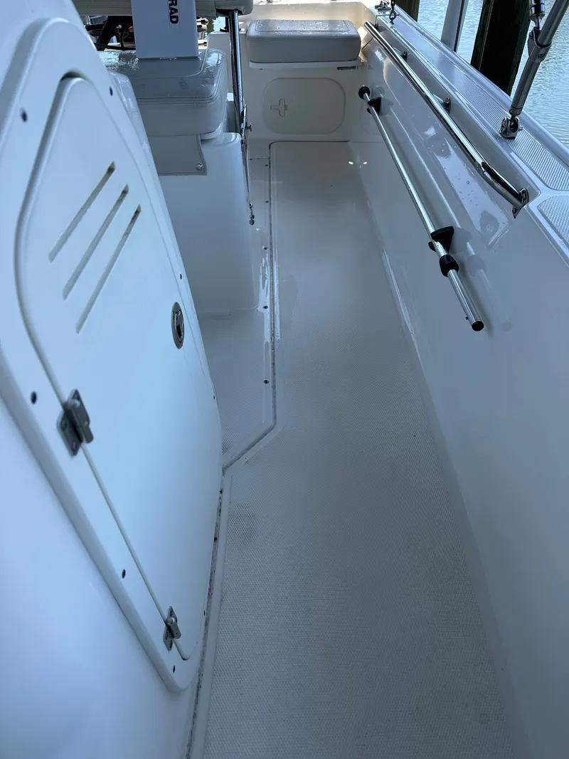 Slide: The Image of Boston Whaler 170 Montauk 2024 - 25