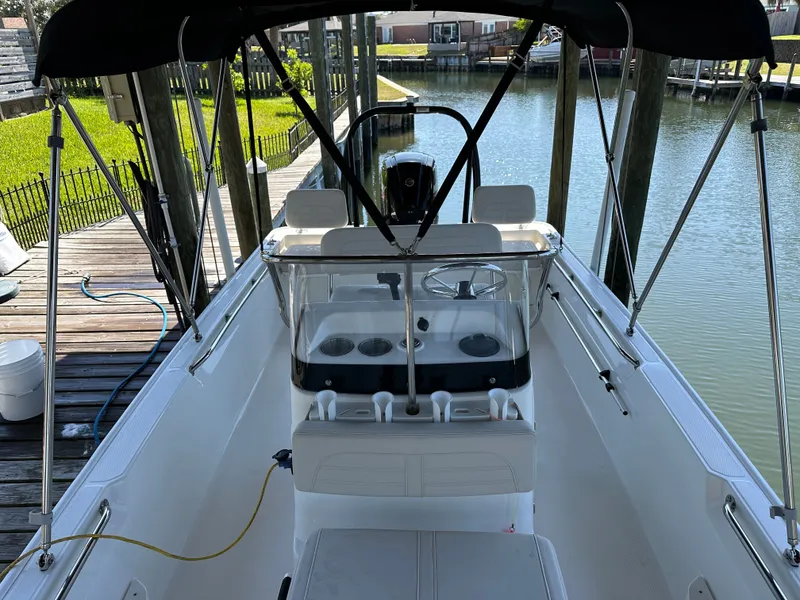 Slide: The Image of Boston Whaler 170 Montauk 2024 - 3