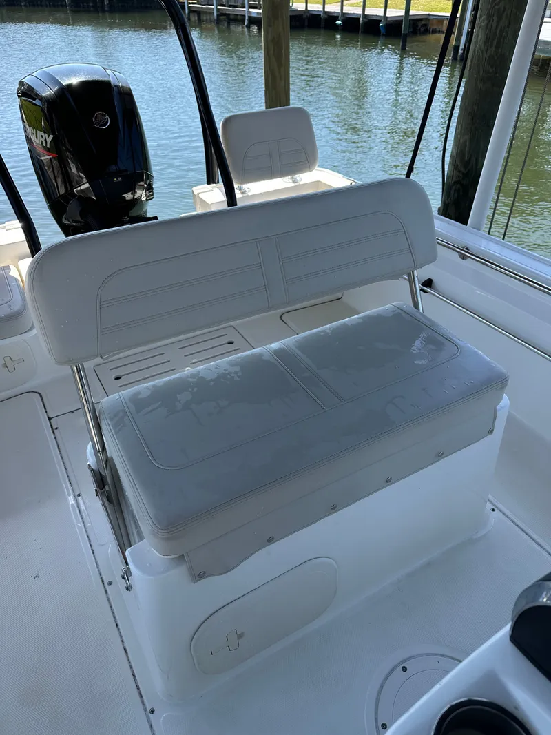 Slide: The Image of Boston Whaler 170 Montauk 2024 - 31