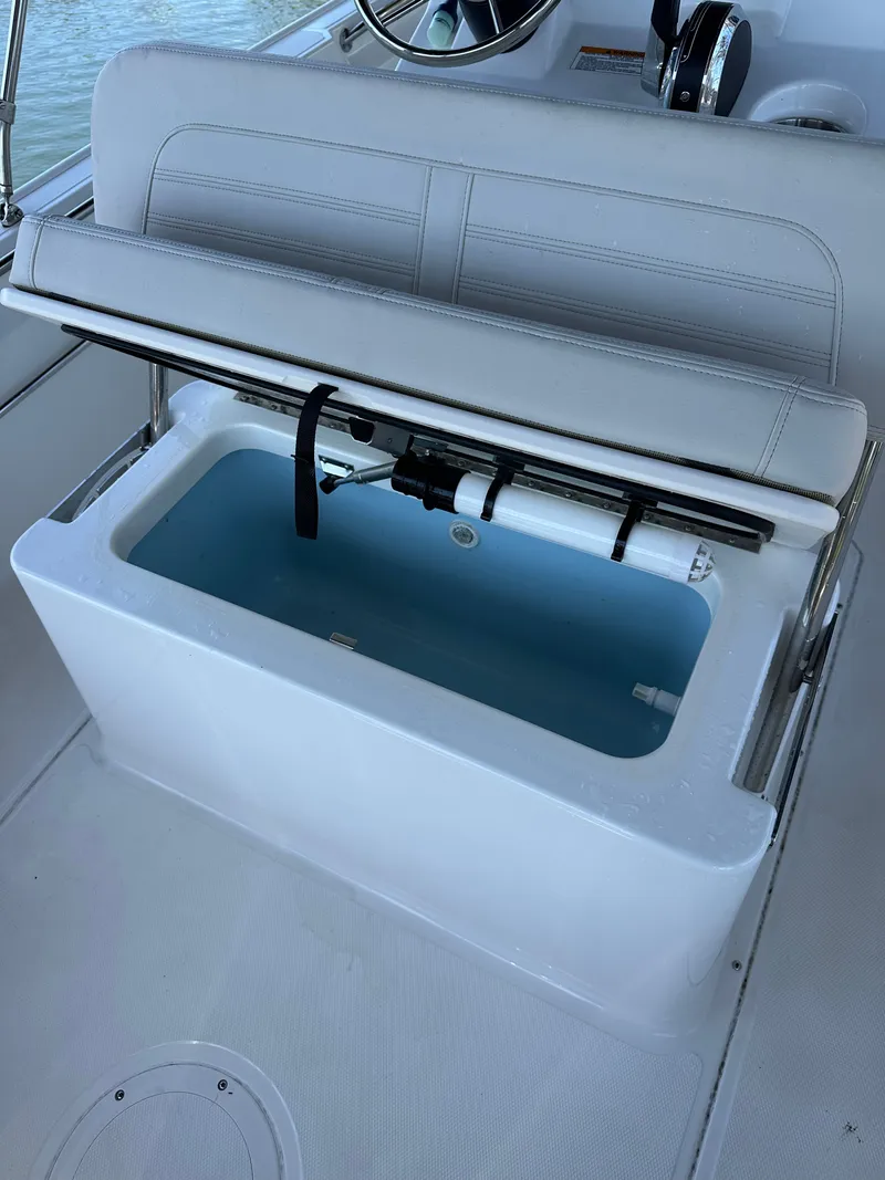 Slide: The Image of Boston Whaler 170 Montauk 2024 - 36