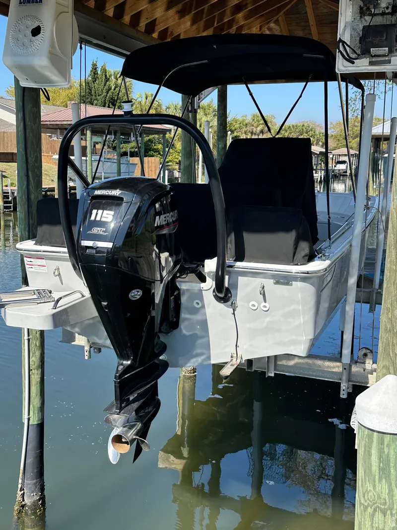 Slide: The Image of Boston Whaler 170 Montauk 2024 - 43