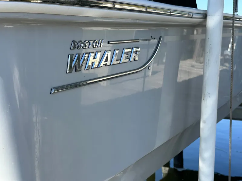 Slide: The Image of Boston Whaler 170 Montauk 2024 - 46