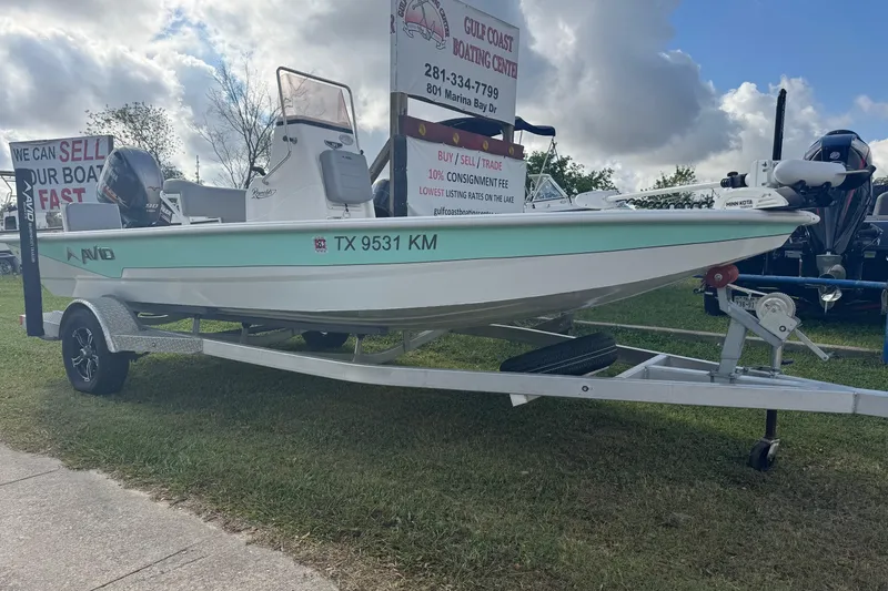 The Image of 2022 Avid 19 FS boat on trailer at Gulf Coast Boating Center. - 1