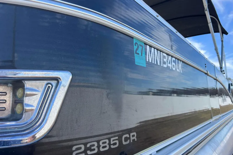 Slide: The Image of 2015 Avalon Catalina Cruise 23' boat with registration number MNI346LK. - 21