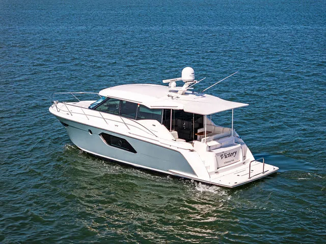 Slide: The Image of Tiara 38 LS 2019 - 60