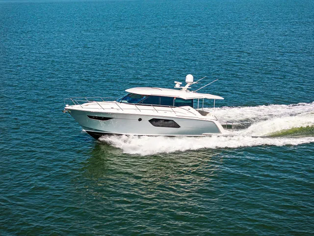 Slide: The Image of Tiara 38 LS 2019 - 71