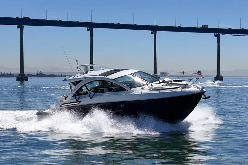 Slide: The Image of Cruisers Yachts 50 Cantius 2019 - 12