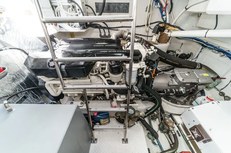 Slide: The Image of Cruisers Yachts 50 Cantius 2019 - 85
