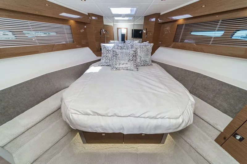 Slide: The Image of Cruisers Yachts 50 Cantius 2019 - 80