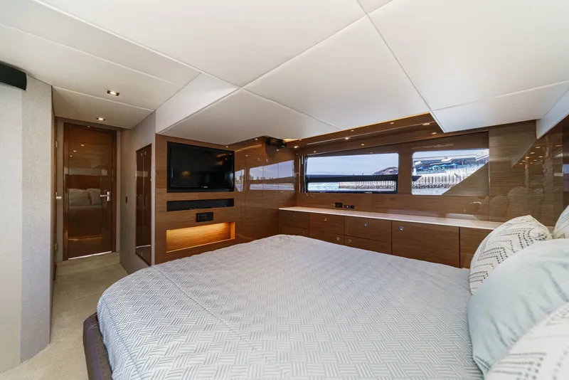 Slide: The Image of Cruisers Yachts 50 Cantius 2019 - 74