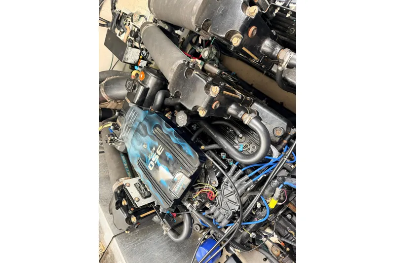 Slide: The Image of Engine of a 2007 Sea Ray Sundancer 320 boat, showcasing detailed components. - 29