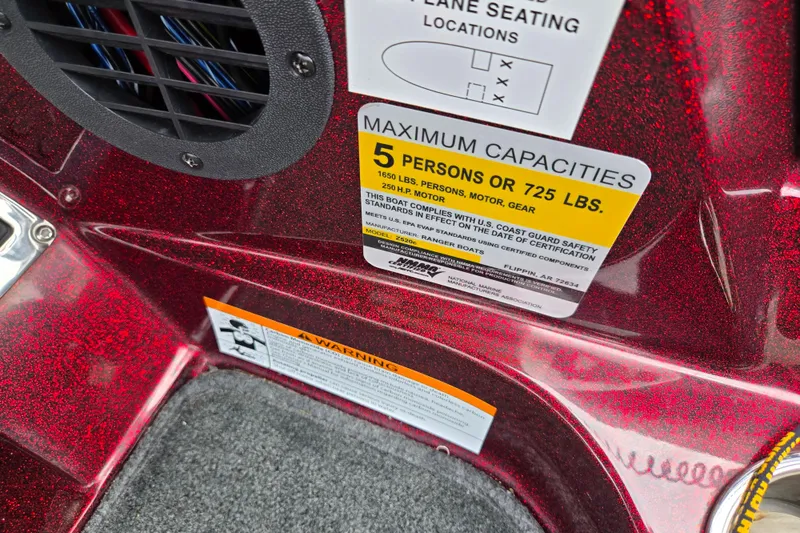 Slide: The Image of 2018 Ranger Z520 Comanche boat capacity label, showing maximum 5 persons or 725 lbs. - 14