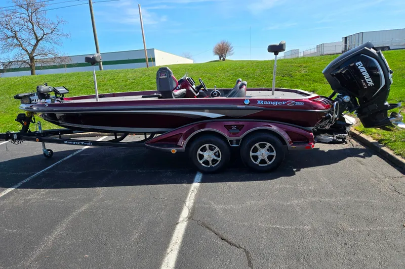 Slide: The Image of 2018 Ranger Z520 Comanche Cup-Equipped boat on trailer in parking lot. - 4