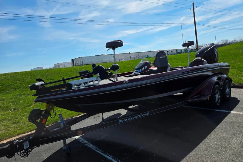 Slide: The Image of 2018 Ranger Z520 Comanche Cup-Equipped boat on trailer in parking lot. - 5
