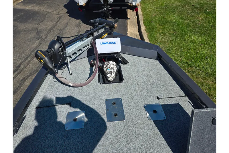 Slide: The Image of 2021 G3 Sportsman 1810 boat deck with Lowrance equipment and Minn Kota trolling motor. - 19